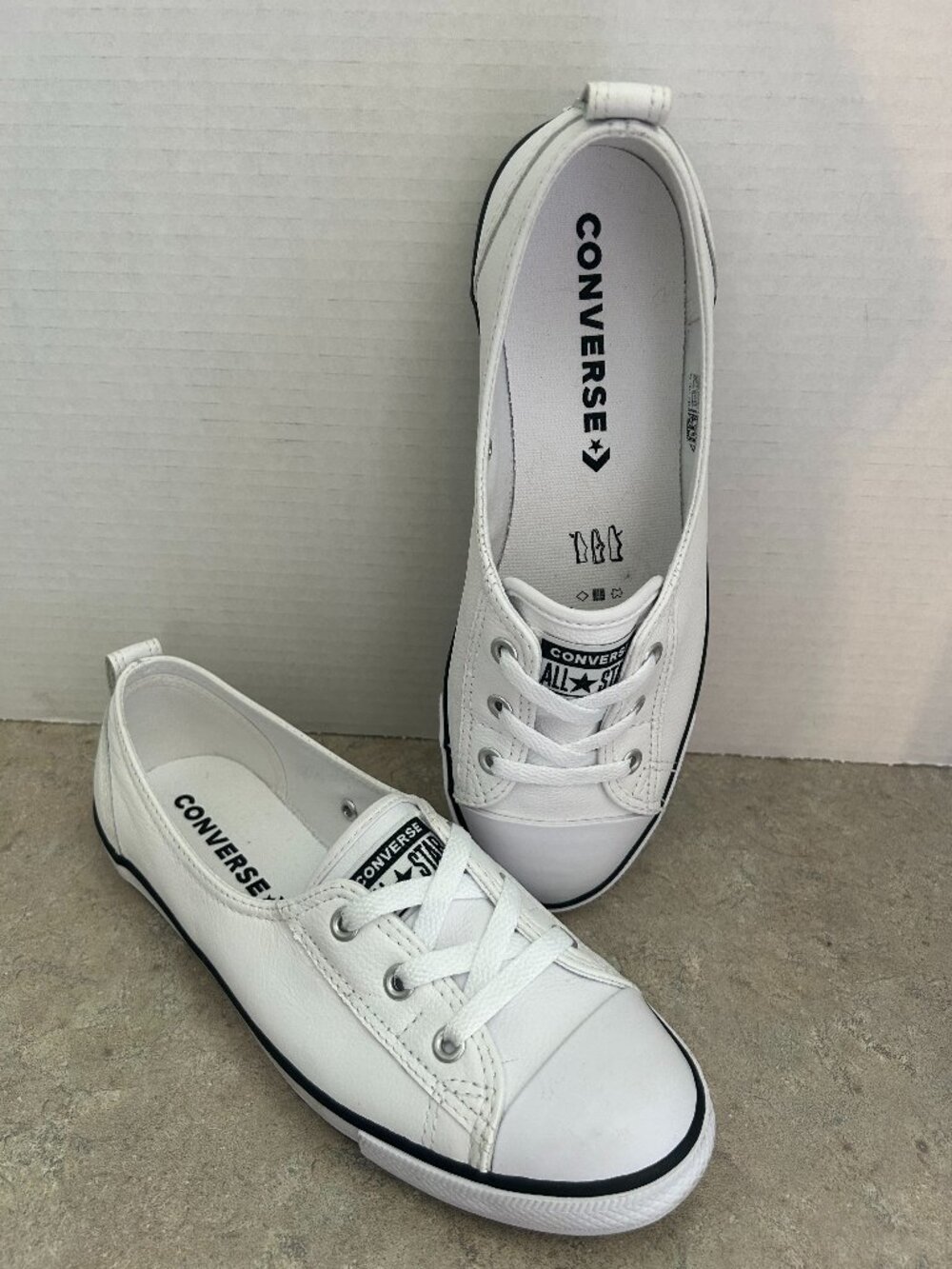 NWOT Leather Converse Chuck Taylor All Star Ballet Lace Sneakers